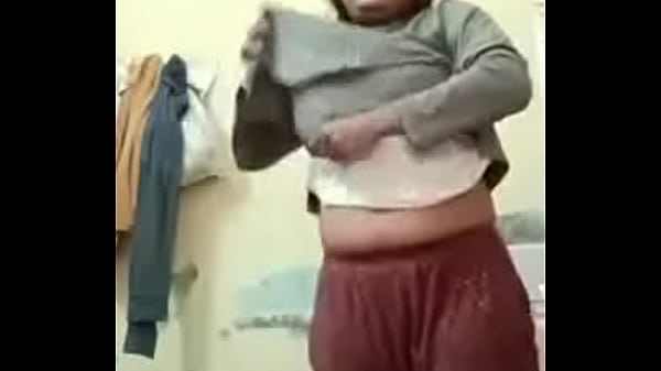 Desi girl prabhjot strip nude for boyfriend showing her big boobs hairy pussy